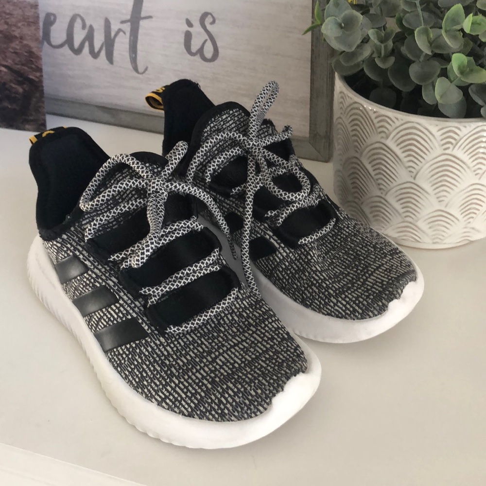 Boys Adidas Sneakers